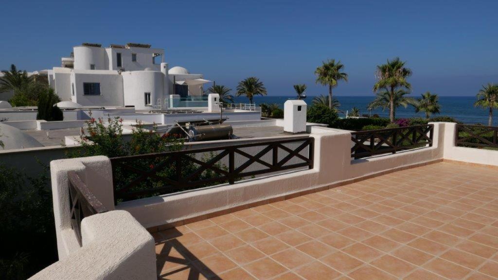 Resitour - Apollo Beach Villa 37 Klorakas Bagian luar foto